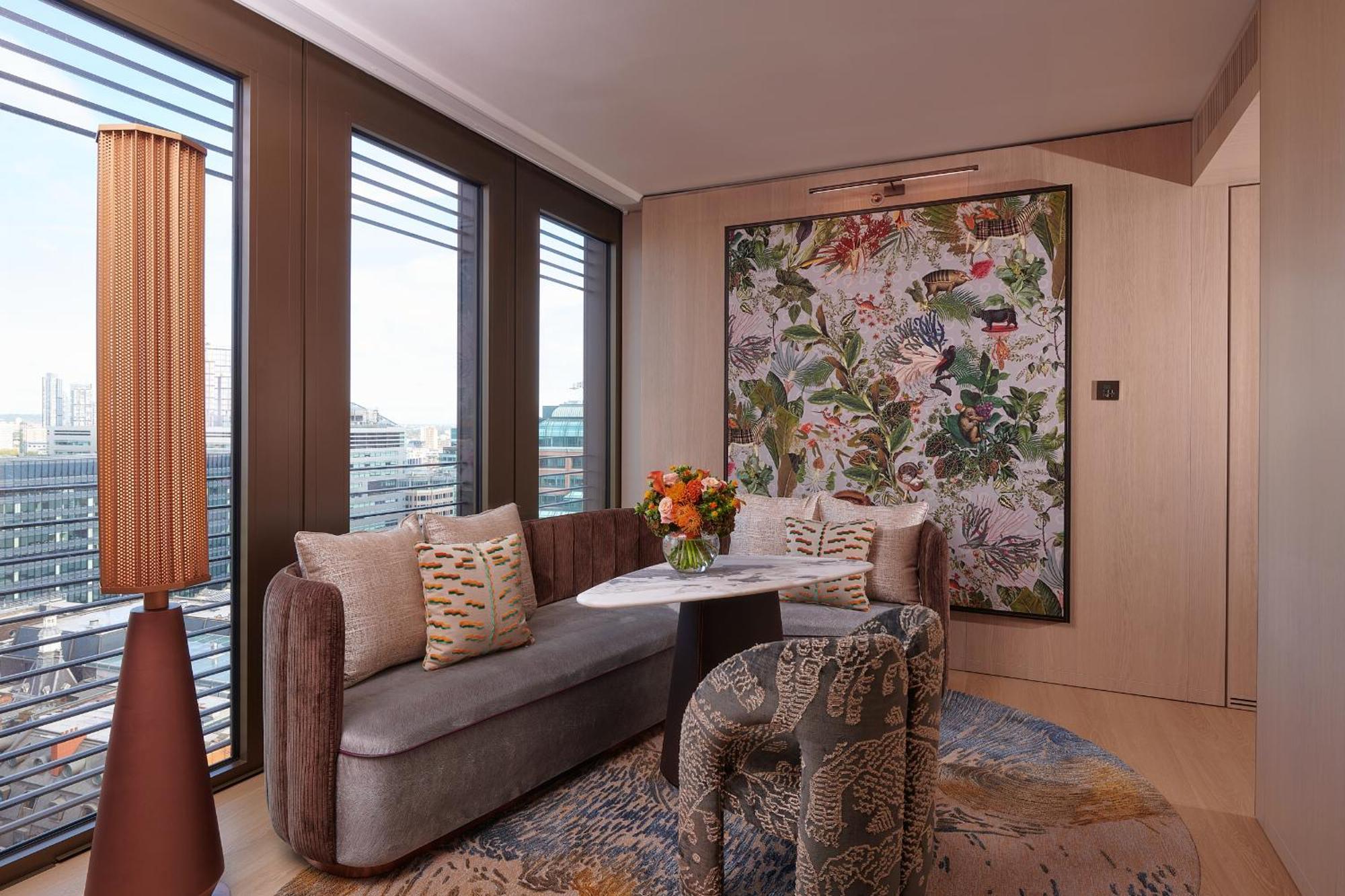 Pan Pacific London Hotel Bagian luar foto A suite at the Mandarin Oriental, Munich